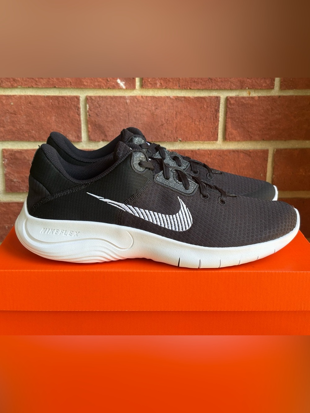 New Nike Flex Experience Run 11 Black White Mens Sizes Sneakers NIB Shoes